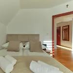 Misty Mountain Retreat * ザコパネ