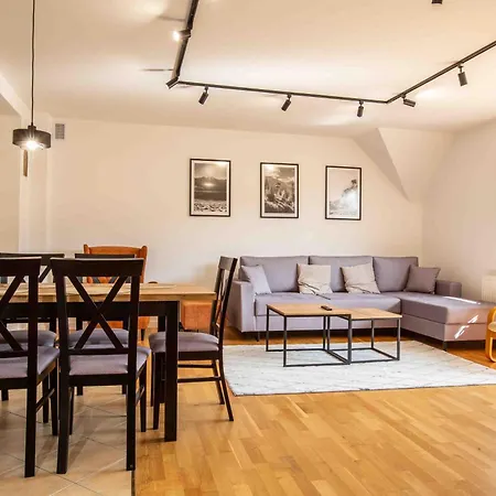 Misty Mountain Retreat Apartment